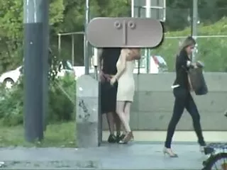 difficile warning porno di donne anziane a il voyeur di il university